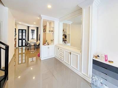 Chroy Changvar联排住宅出售，价格$170,000