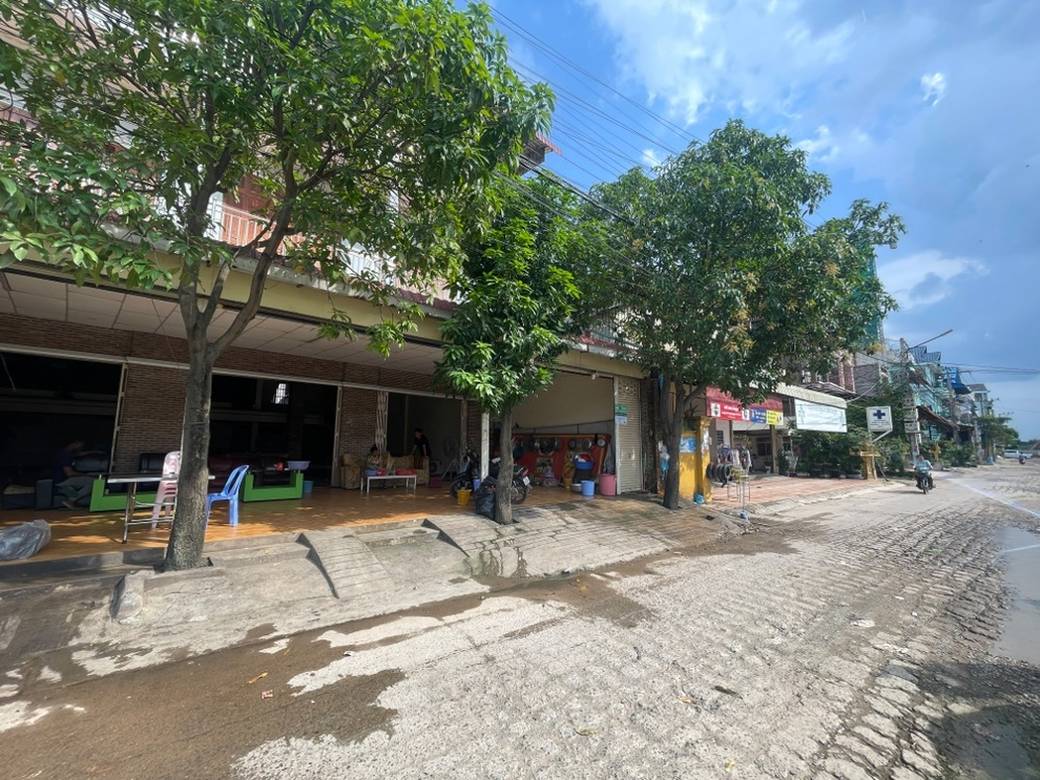 249 sqm Land Size Flat For Sale