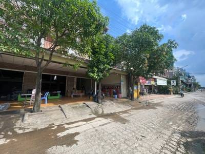 249 sqm Land Size Flat For Sale