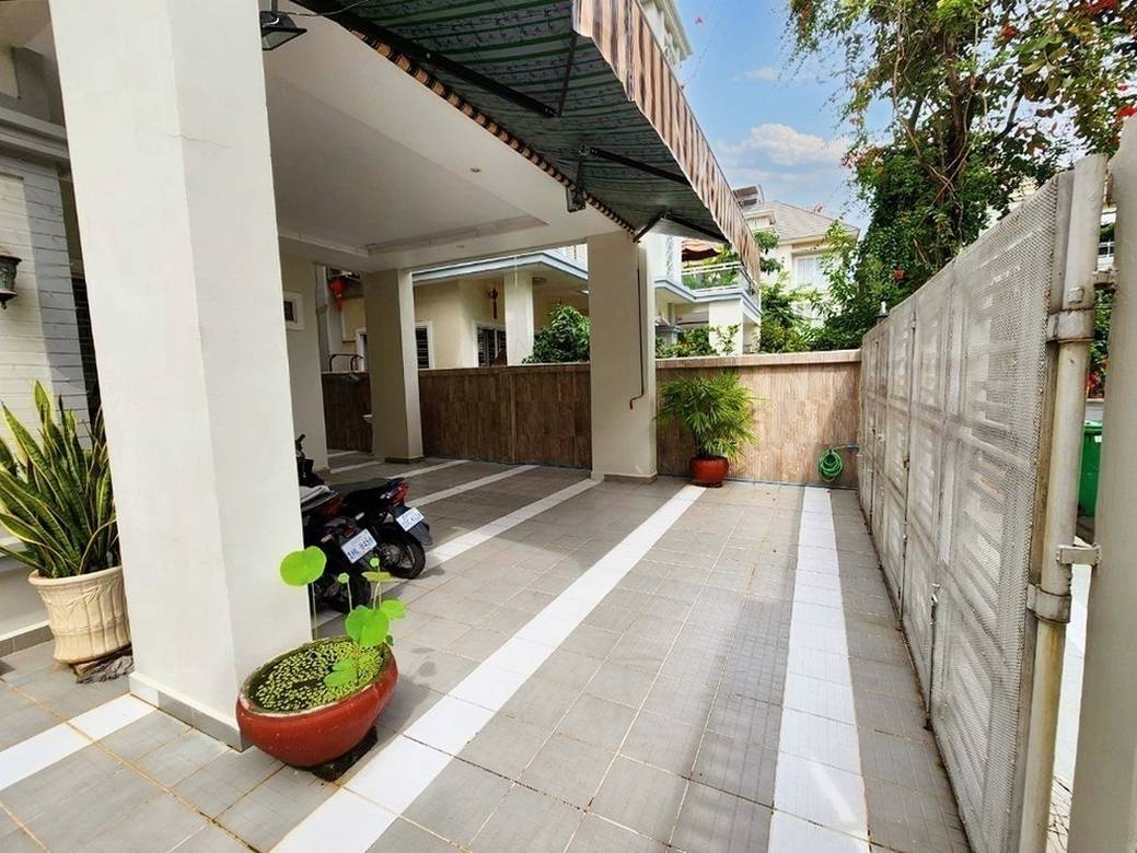 396 sqm Land Size Villa For Sale