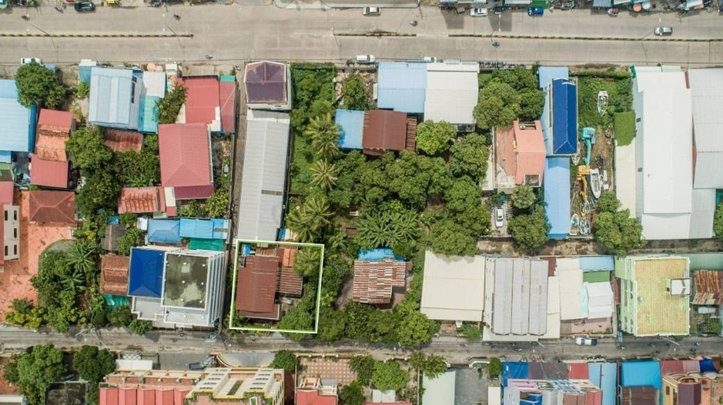 Pozemky Na prodej in Chbar Ampov $400,000