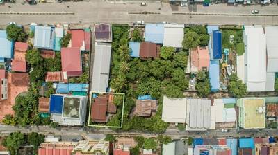 Pozemky Na prodej in Chbar Ampov $400,000