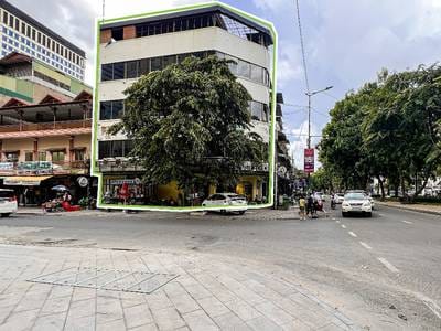 57 sqm Land Size Shophouse Na prodej
