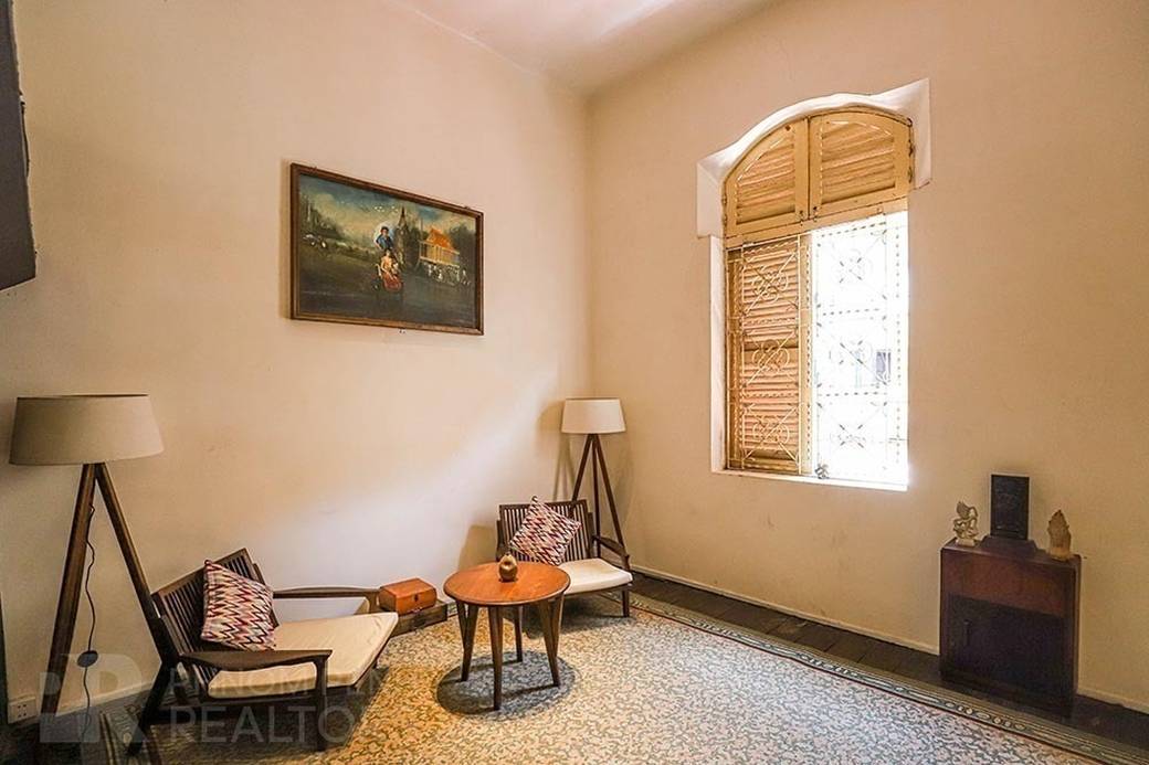 $350 Flat House