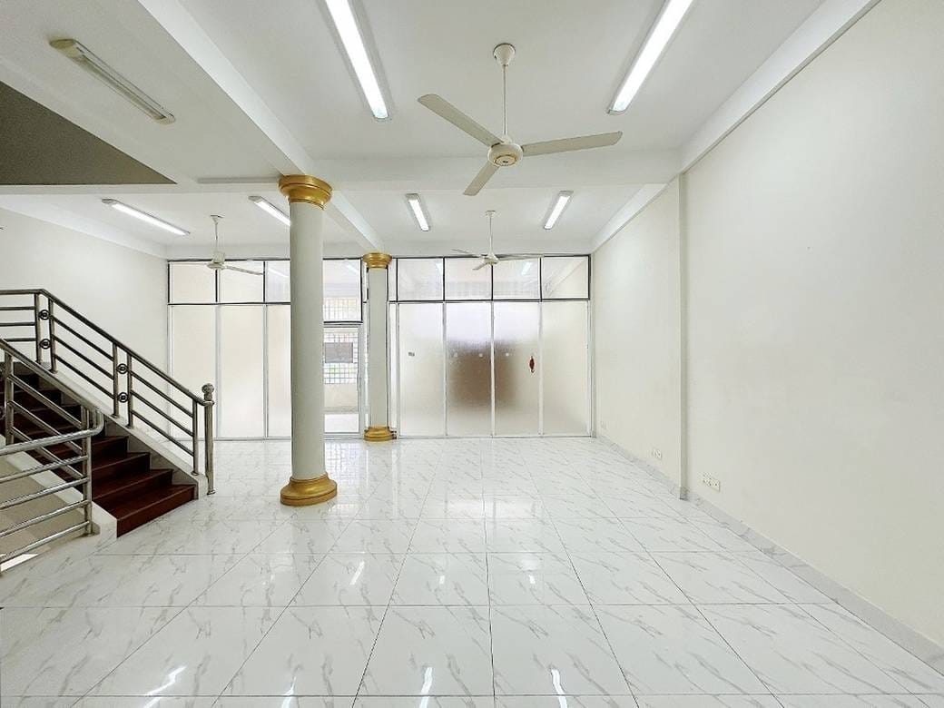 464 sqm Living Size Shophouse K pronájmu in Toul Kork