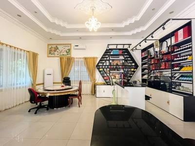Villa For Sale with 6 Parking Space