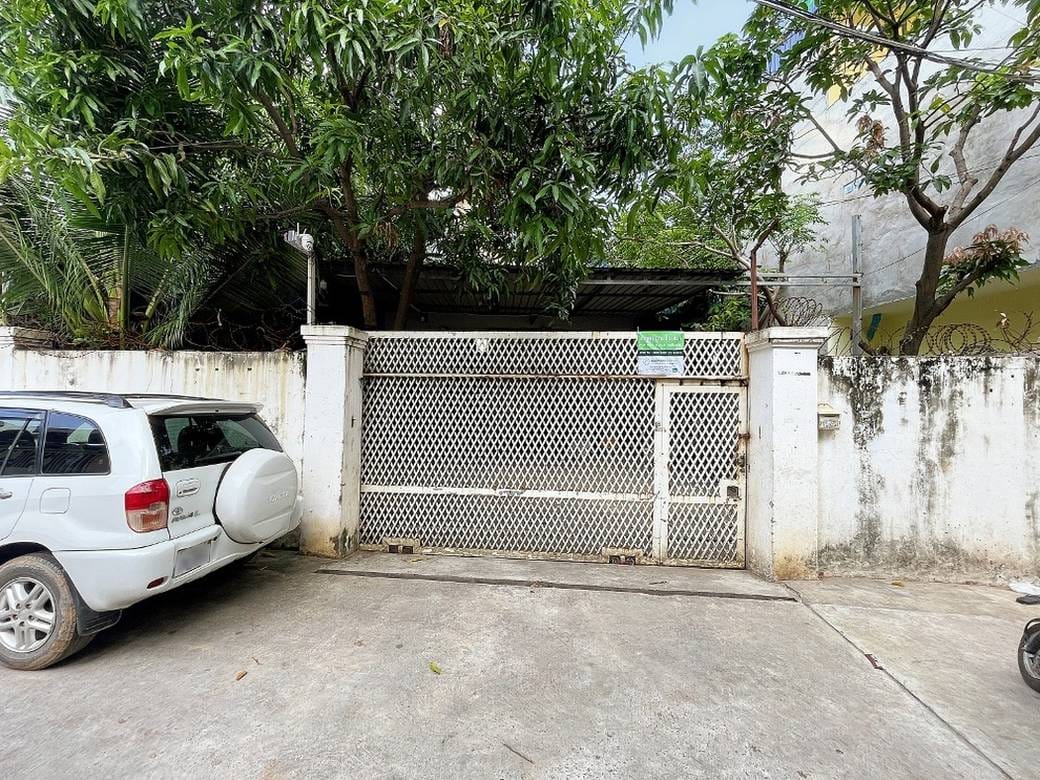 Entrepôt For Sale & Rent à Meanchey $400,000
