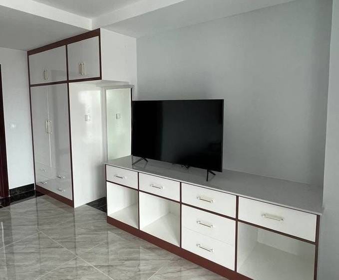 $450 Condo