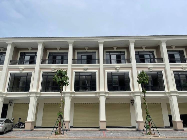 ផ្ទះលក់ដូរ សំរាប់លក់ នៅ Nirouth, Chbar Ampov, Phnom Penh