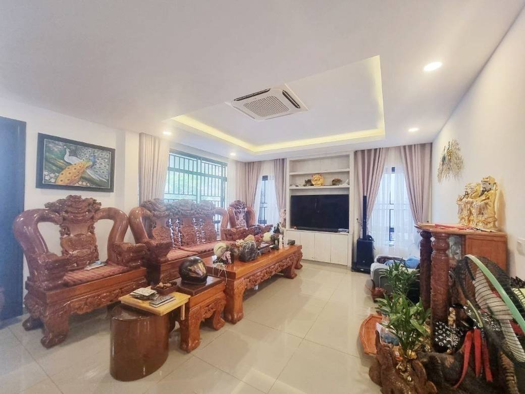 $3,000 Villa