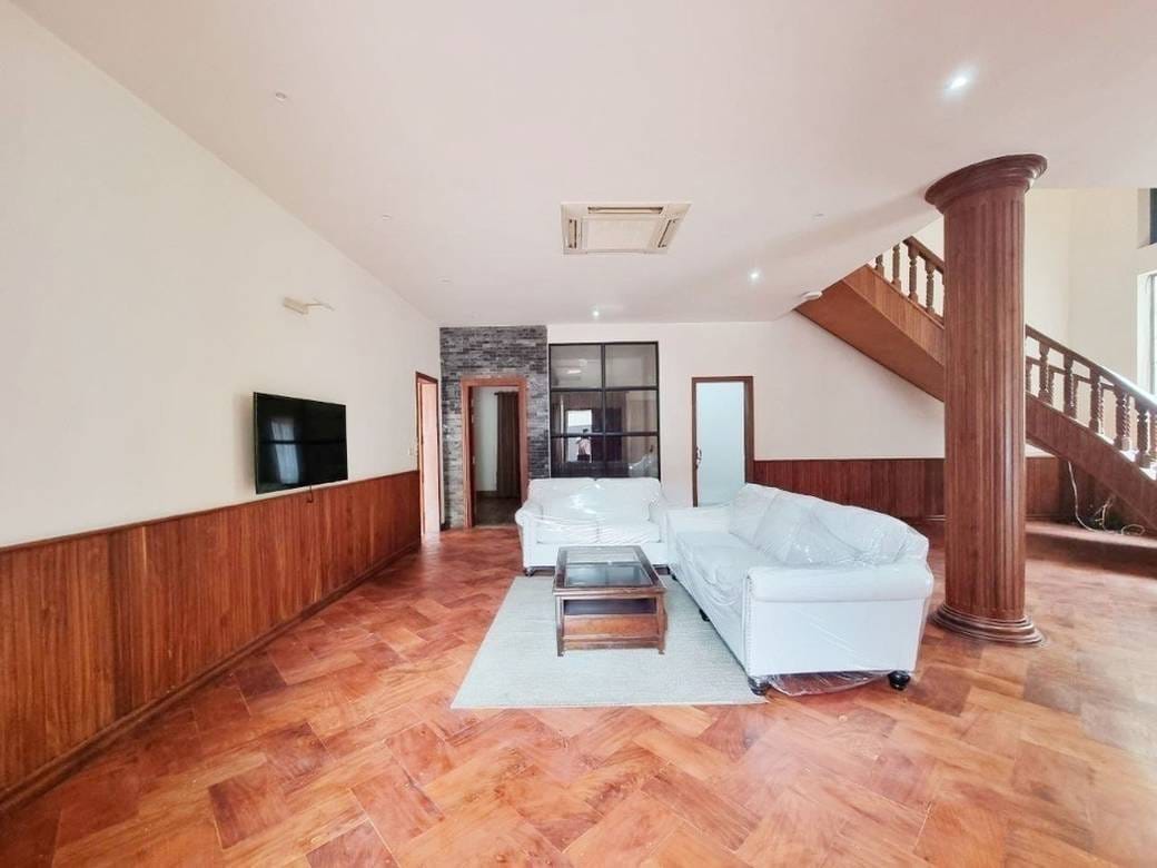 $3,500 Villa
