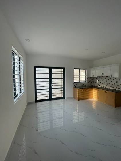 $110,000 Vila