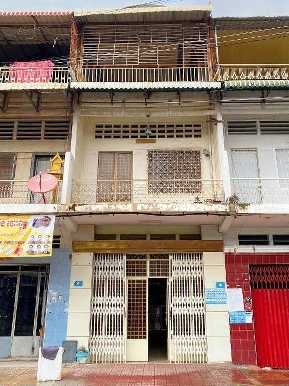 Spacious 5 Bedroom Shophouse for Sale in Toul Kork