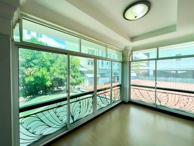 Apartment For Sale in Phsar Daeum Thkov, Chamkarmon, Phnom Penh
