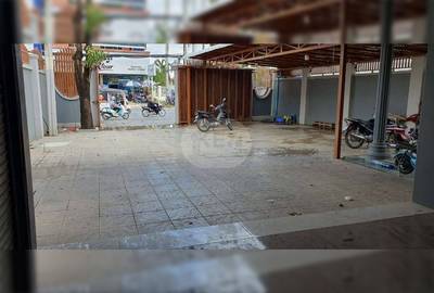 Vila For Sale & Rent in Ta Khmao, Ta Khmau, Kandal