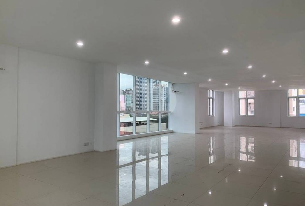 258 sqm Living Size Kanceláře K pronájmu in 7 Makara