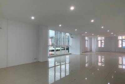 258 sqm Living Size Kanceláře K pronájmu in 7 Makara