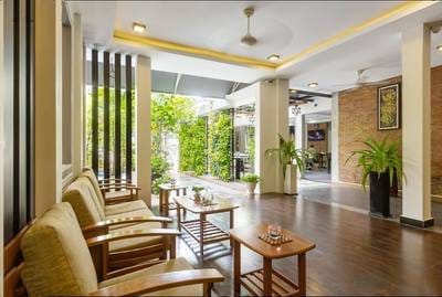 618 sqm Land Size Hotel For Rent