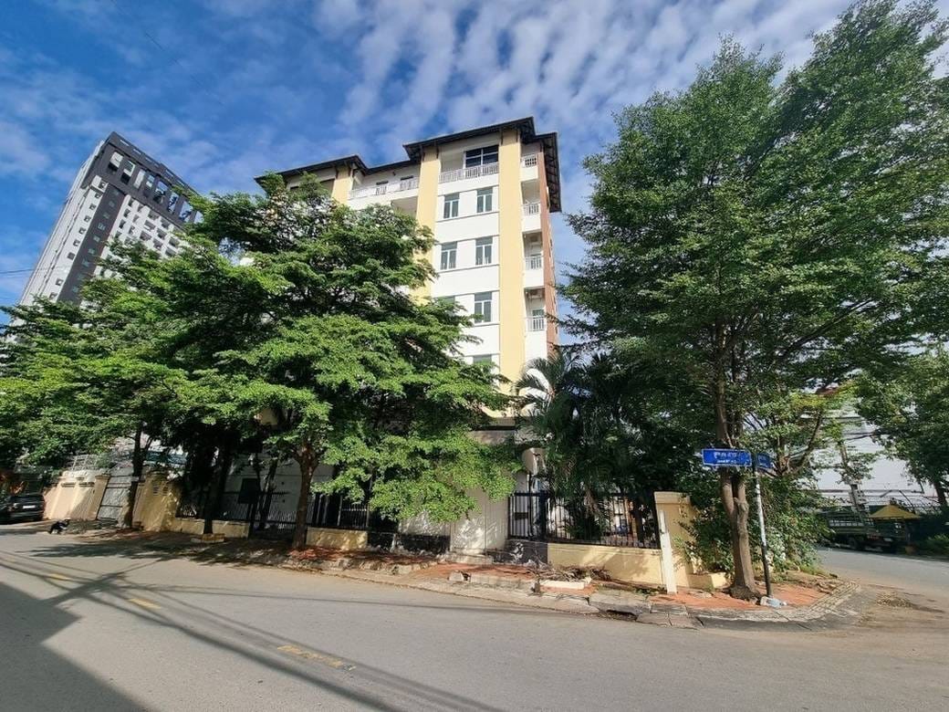 Bâtiment À vendre de 420 m² de terrain