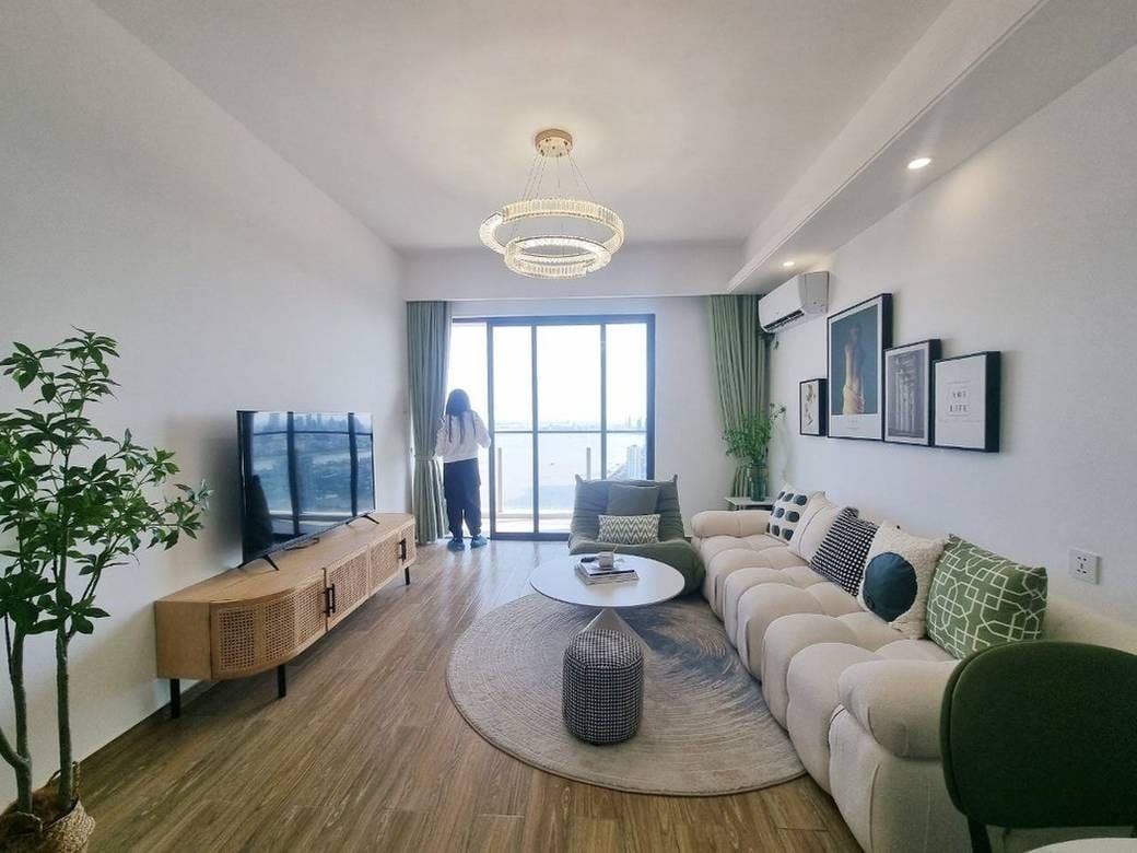 25,000 sqm Land Size Condo Na prodej