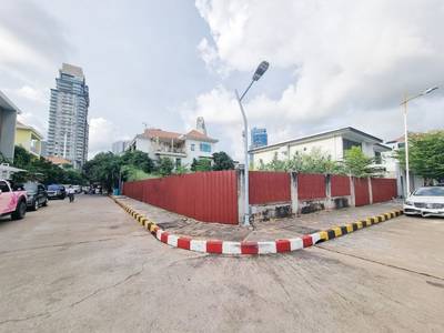 ChamkarmonLot出售，价格$2,240,000
