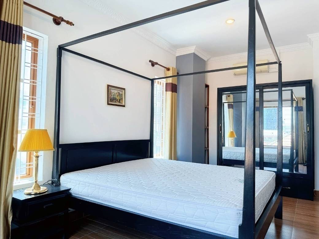Apartmán se službami K pronájmu in Daun Penh $1,300