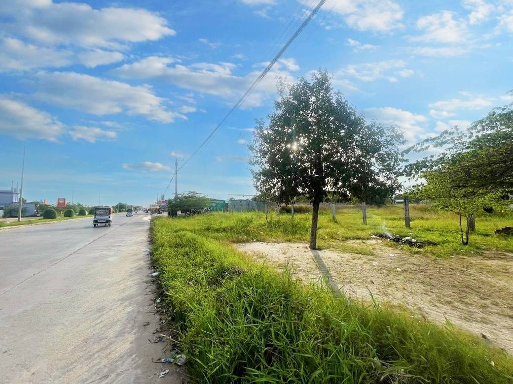 Lot À louer de 4,000 m² de terrain