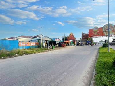 Lot For Sale & Rent o powierzchni działki 675 m²