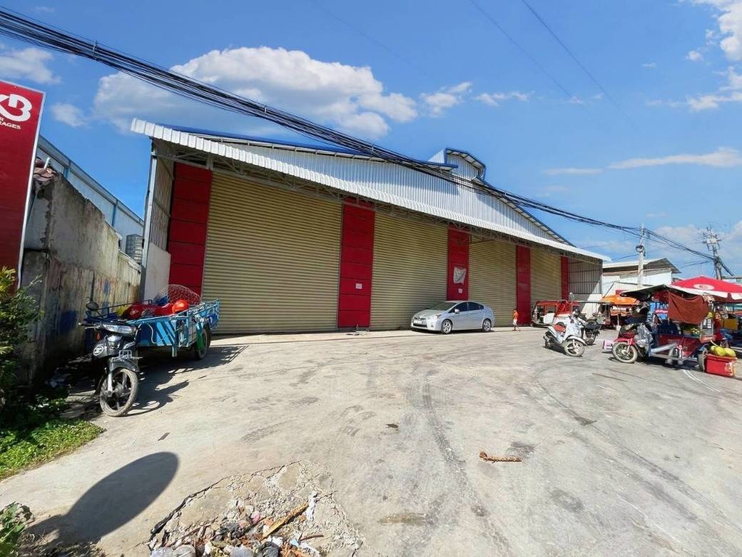 2,100 sqm Land Size Sklad K pronájmu