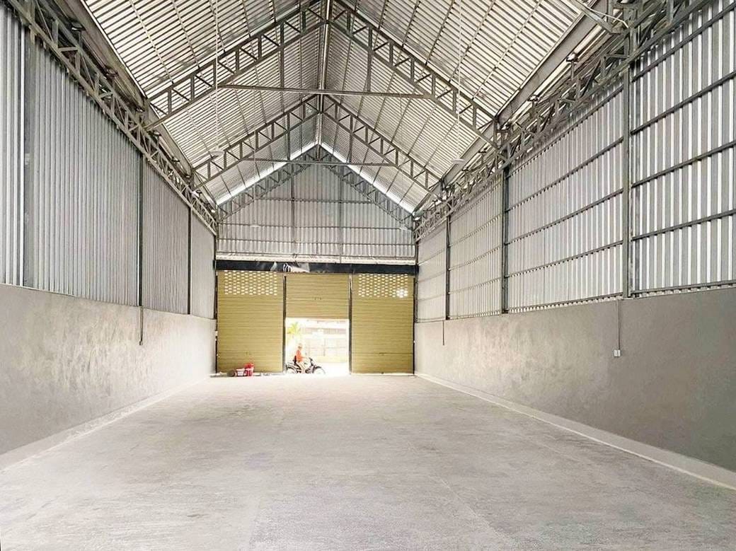 200 sqm Land Size Sklad K pronájmu for $1,000