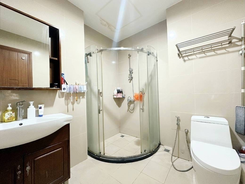 Condo For Sale in Chroy Changvar $69,000