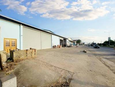 1,800 sqm Land Size Sklad K pronájmu