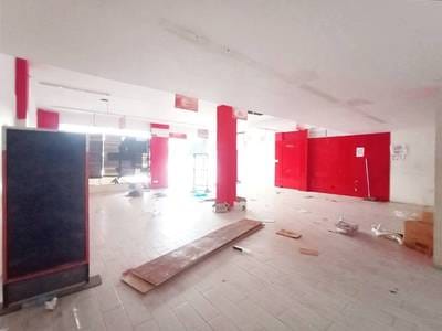 192平方米土地面积的CommercialShophouse出租，价格$3,500