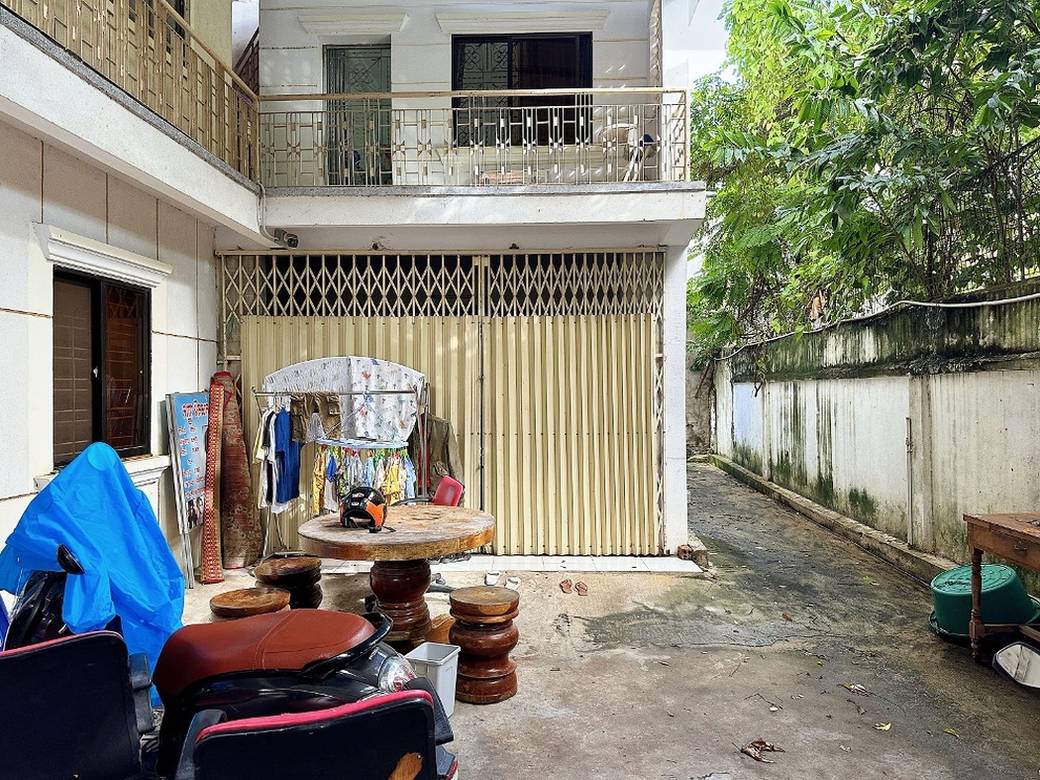 442平方米土地面积的别墅For Sale & Rent