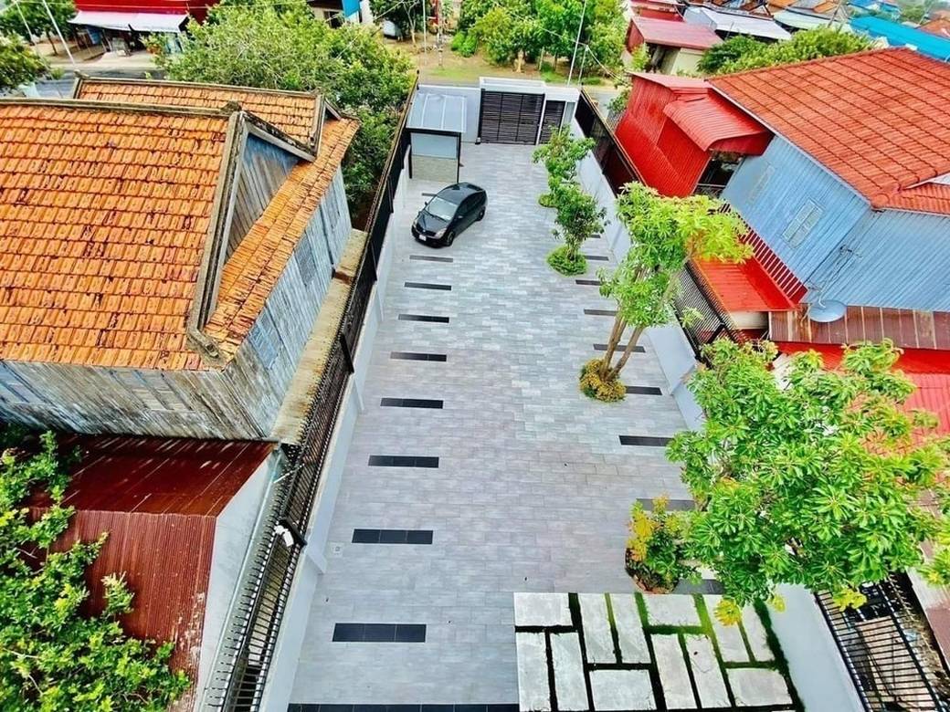 $880,000 Villa