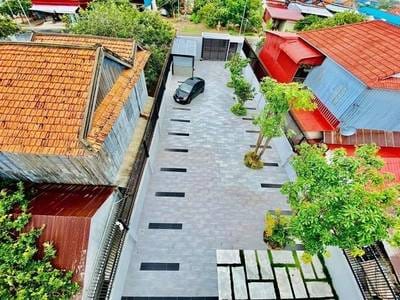 $880,000 Villa