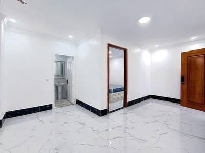 Budynek Na wynajem o powierzchni działki 200 m² za $5,500