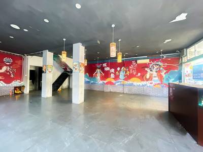 Maison-boutique À louer de 140 m² de terrain