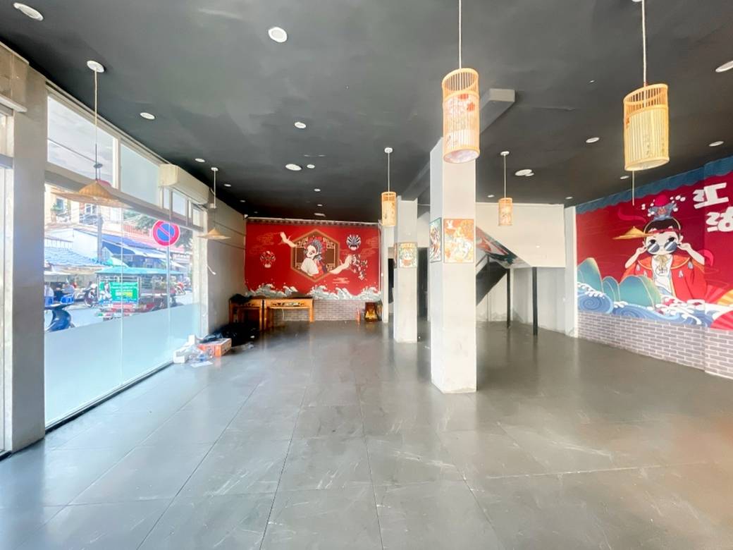 Maison-boutique À louer de 112 m² habitables à Boeng Keng Kang