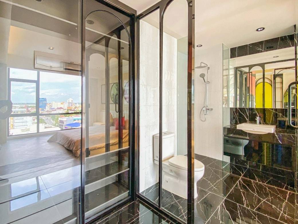 Time Square 302 | 2 Bedrooms Condo Na prodej for $206,250