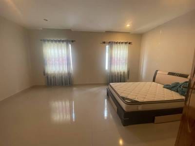 $325,000 Vila