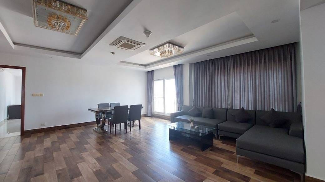 $2,200 Penthouse