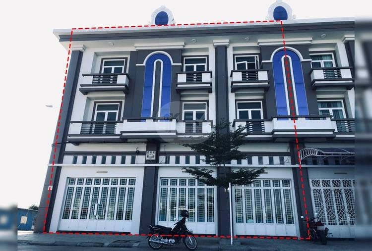 Dom z lokalem handlowym Na wynajem w Chroy Changvar, Phnom Penh