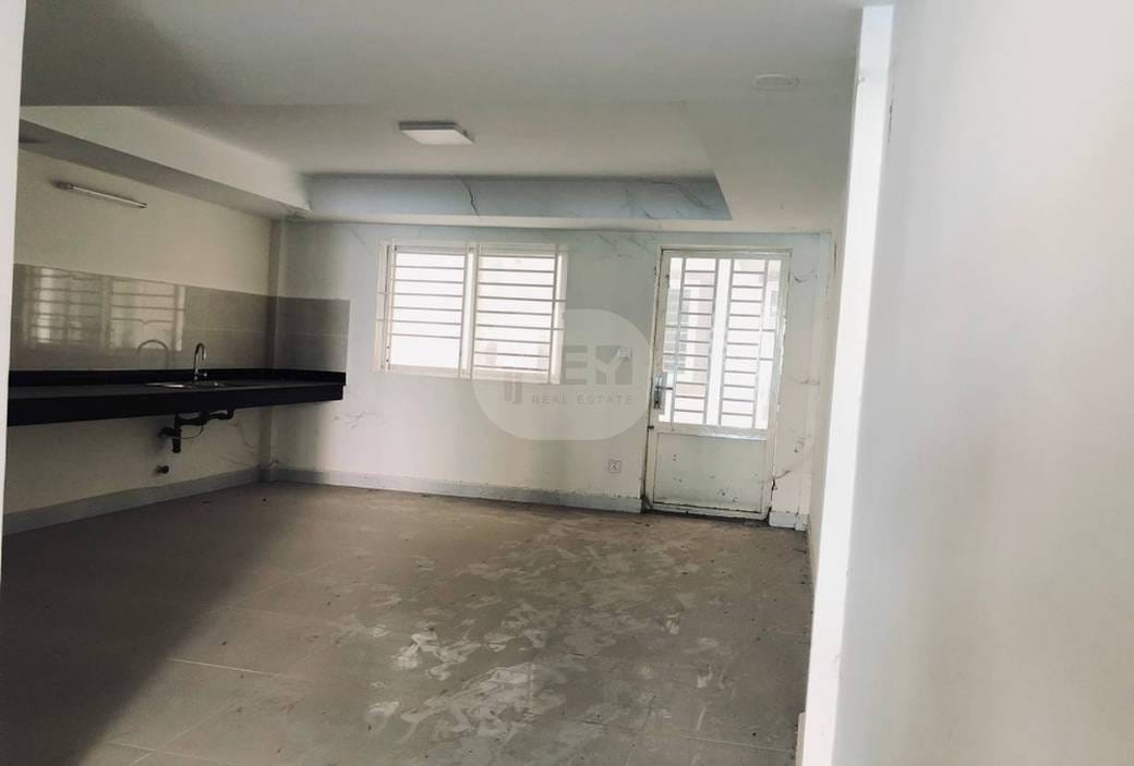 Chroy Changvar店屋出租，价格$1,800