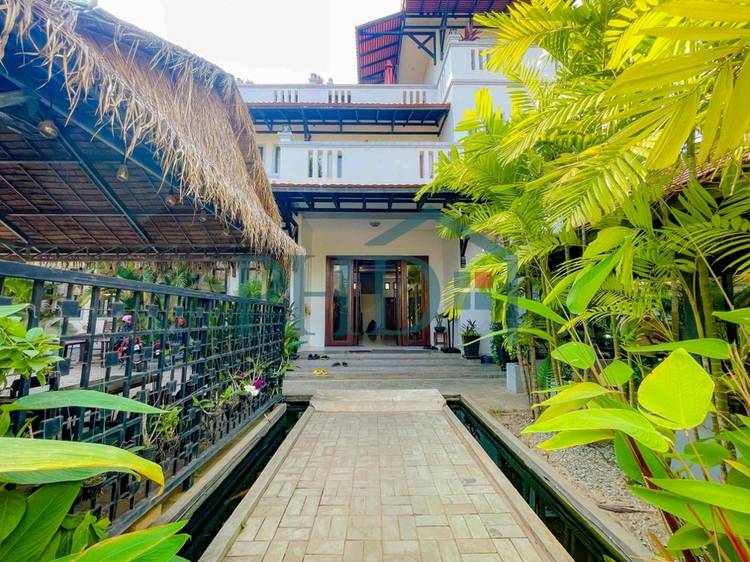Hotel 11bedrooms for Sale in Siem Reap City $850,000 (Negotiate) ID Code: CMFS-602