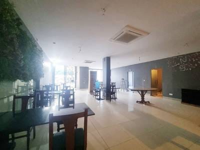 Restaurant For Rent with 5 Parking Space