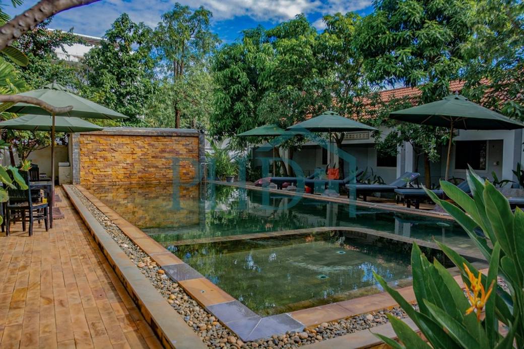 សណ្ឋាគារ សំរាប់លក់ មានកន្លែងចតរថយន្ត 1