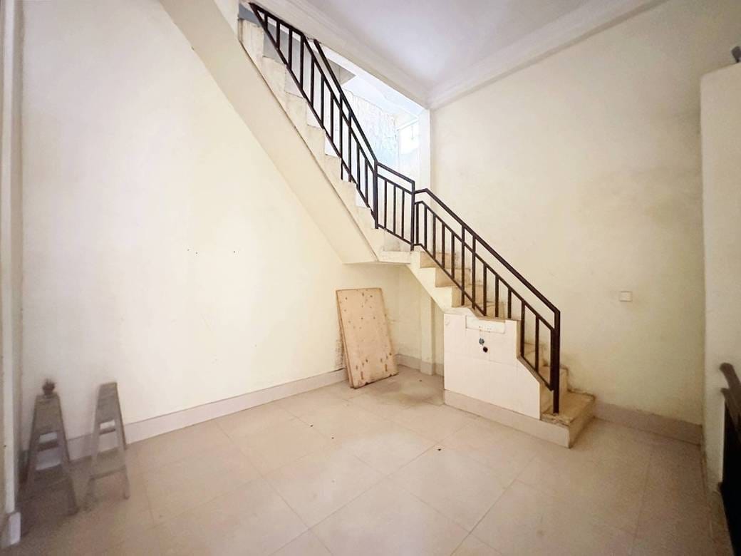 6 Bedrooms House and lot Для Продажи for $190,000