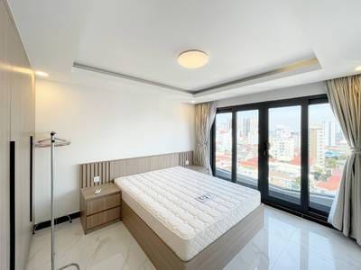 3 Bedrooms Apartmán K pronájmu for $1,800