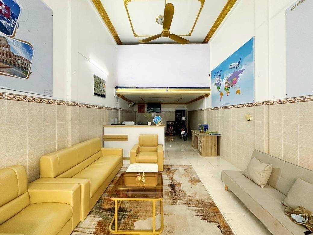 Srah Chak Shophouse Na prodej in Srah Chak